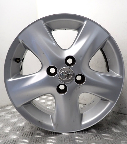 Toyota yaris mk2 - 15", silver